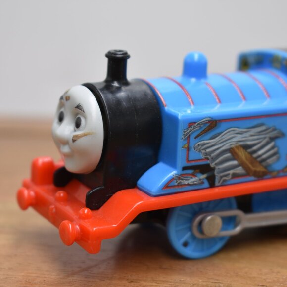 Thomas 1- Thomas & Friends Trackmaster Engine Twisting Tornado Thomas 2013 - Picture 2 of 8